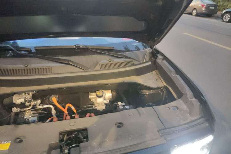 Used Baojun Spark EUV 2024 Prestige Edition 4 Seats Engine Bay Left