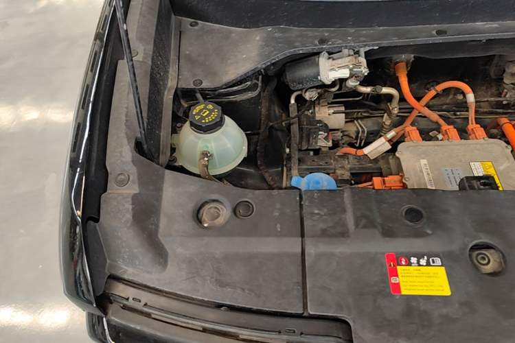 Used Baojun Spark EUV 2024 Prestige Edition 4 Seats Engine Bay Right