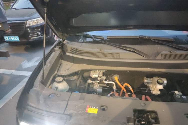Used Baojun Spark EUV 2024 Prestige Edition 4 Seats Engine Bay Right