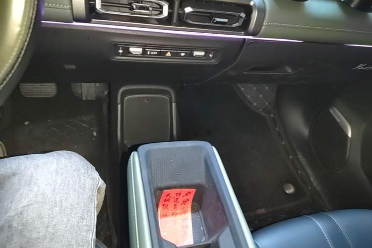 Used Baojun Spark EUV 2024 Flagship Edition 4 Seats Gear Lever
