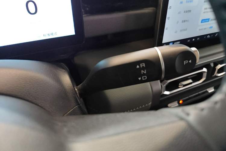 Used Baojun Spark EUV 2024 Prestige Edition 4 Seats Gear Lever