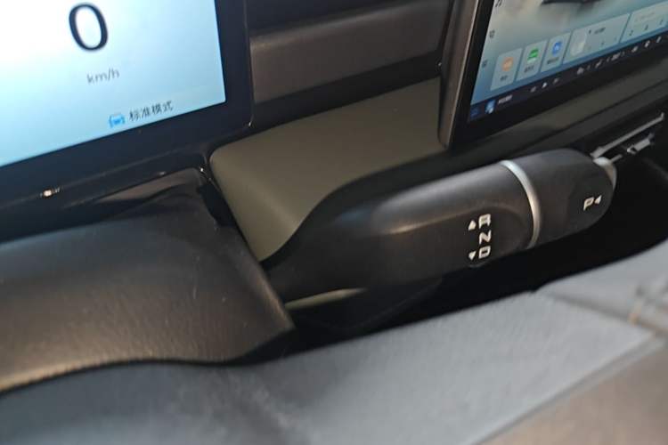 Used Baojun Spark EUV 2024 Prestige Edition 4 Seats Gear Lever