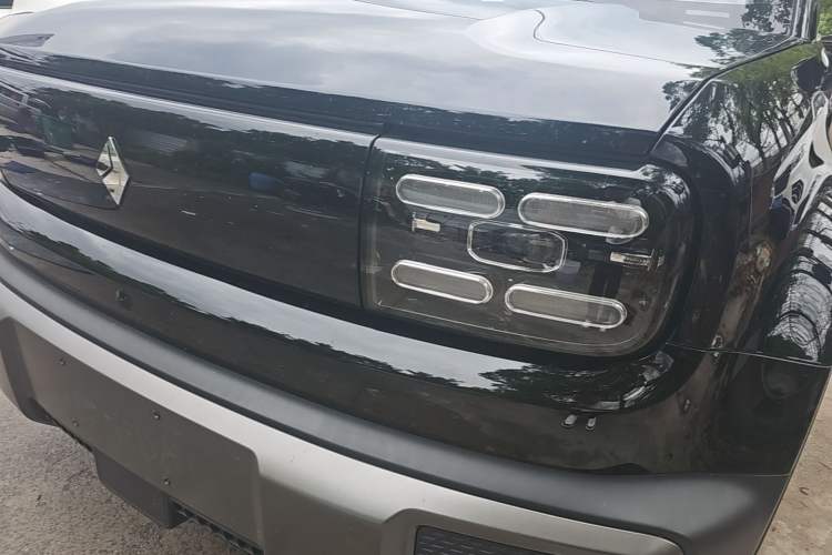 Used Baojun Spark EUV 2024 Flagship Edition 4 Seats Left Front Headlight