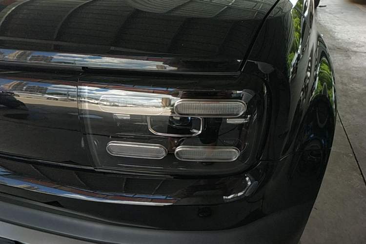 Used Baojun Spark EUV 2024 Prestige Edition 4 Seats Left Front Headlight