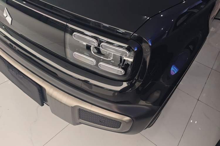 Used Baojun Spark EUV 2024 Flagship Edition 4 Seats Left Front Headlight