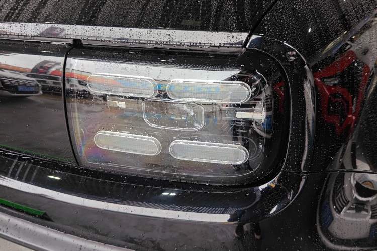 Used Baojun Spark EUV 2024 Flagship Edition 4 Seats Left Front Headlight