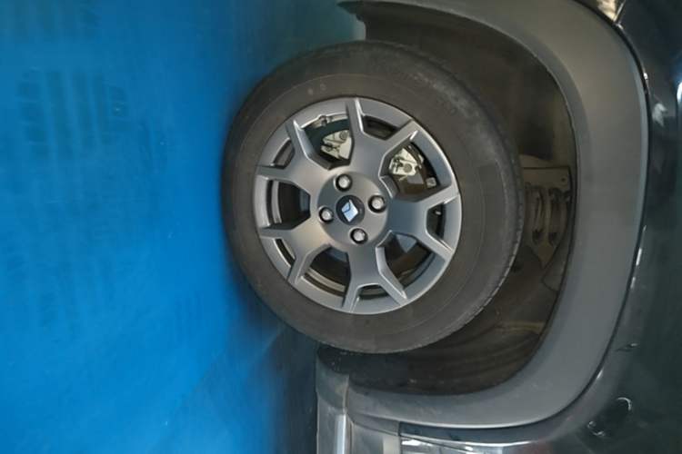 Used Baojun Spark EUV 2024 Flagship Edition 4 Seats Left Front Wheel Hub