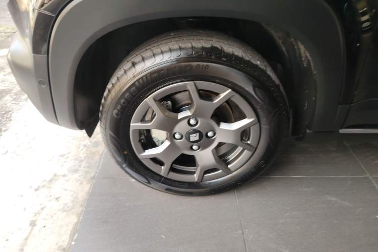 Used Baojun Spark EUV 2024 Prestige Edition 4 Seats Left Front Wheel Hub