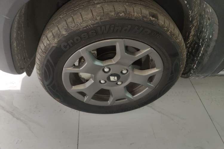 Used Baojun Spark EUV 2024 Prestige Edition 4 Seats Left Front Wheel Hub