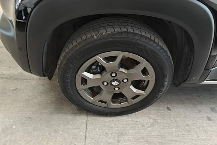 Used Baojun Spark EUV 2024 Prestige Edition 4 Seats Left Front Wheel Hub