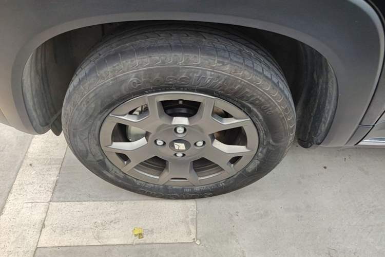 Used Baojun Spark EUV 2024 Prestige Edition 4 Seats Left Front Wheel Hub