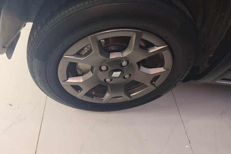 Used Baojun Spark EUV 2024 Flagship Edition 4 Seats Left Front Wheel Hub