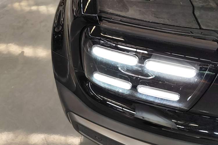 Used Baojun Spark EUV 2024 Prestige Edition 4 Seats Right Front Headlight