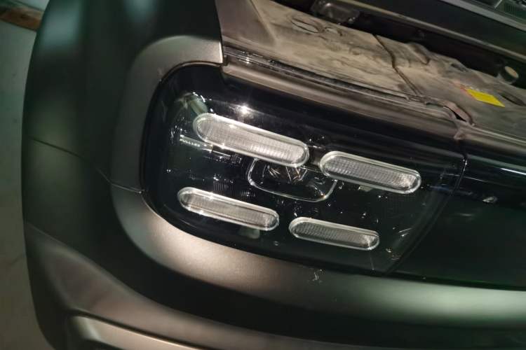 Used Baojun Spark EUV 2024 Prestige Edition 4 Seats Right Front Headlight