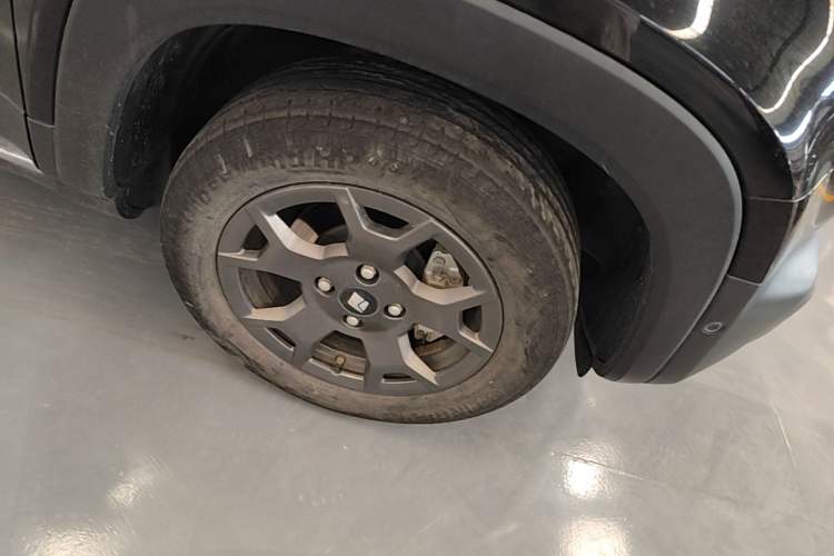Used Baojun Spark EUV 2024 Prestige Edition 4 Seats Right Front Wheel Hub