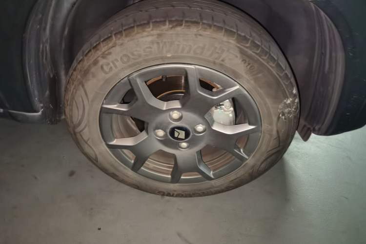 Used Baojun Spark EUV 2024 Prestige Edition 4 Seats Right Front Wheel Hub