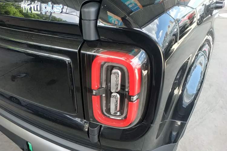 Used Baojun Spark EUV 2024 Prestige Edition 4 Seats Right Rear Taillight