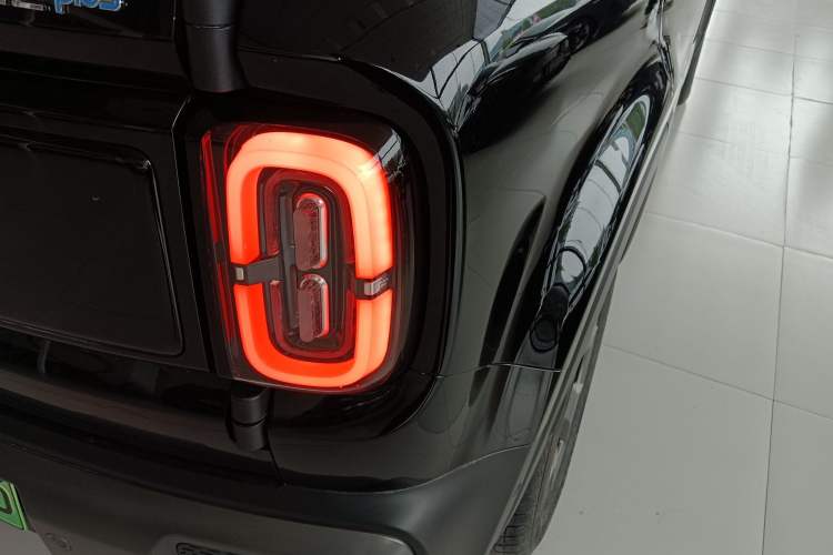 Used Baojun Spark EUV 2024 Prestige Edition 4 Seats Right Rear Taillight
