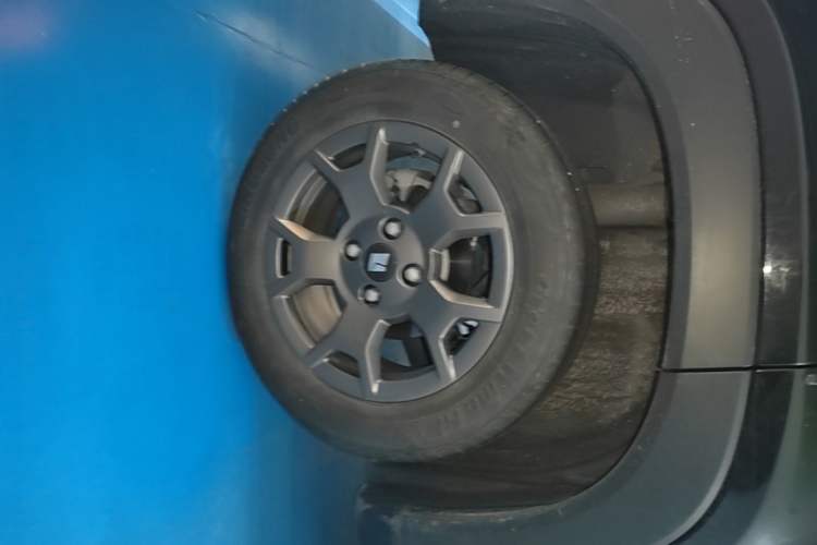 Used Baojun Spark EUV 2024 Flagship Edition 4 Seats Right Rear Wheel Hub