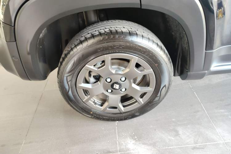 Used Baojun Spark EUV 2024 Prestige Edition 4 Seats Right Rear Wheel Hub