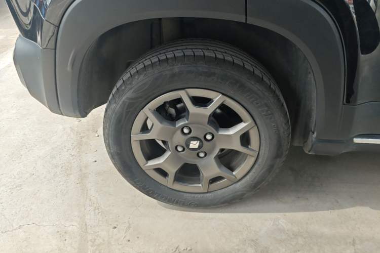 Used Baojun Spark EUV 2024 Flagship Edition 4 Seats Right Rear Wheel Hub