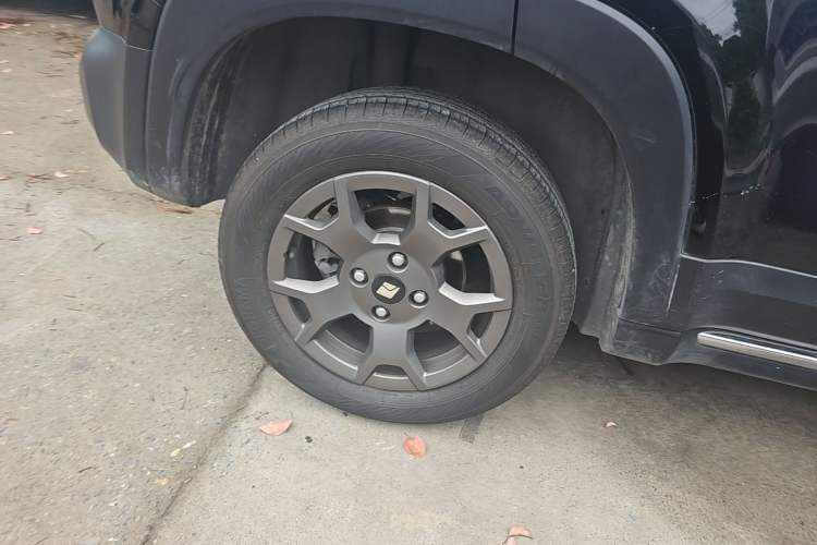 Used Baojun Spark EUV 2024 Flagship Edition 4 Seats Right Rear Wheel Hub