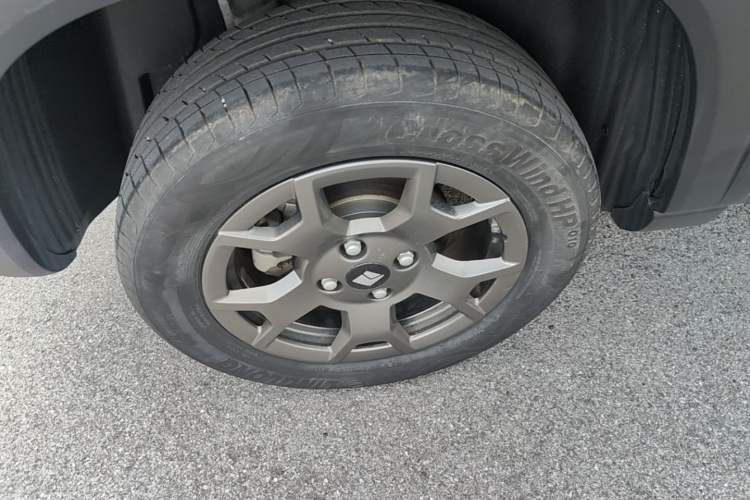 Used Baojun Spark EUV 2024 Flagship Edition 4 Seats Right Rear Wheel Hub