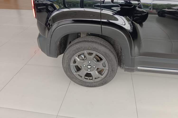 Used Baojun Spark EUV 2024 Prestige Edition 4 Seats Right Rear Wheel Hub
