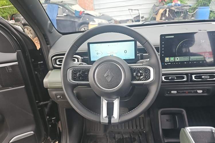 Used Baojun Spark EUV 2024 Flagship Edition 4 Seats Steering Wheel