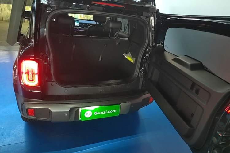 Used Baojun Spark EUV 2024 Flagship Edition 4 Seats Trunk
