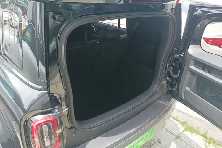 Used Baojun Spark EUV 2024 Flagship Edition 4 Seats Trunk