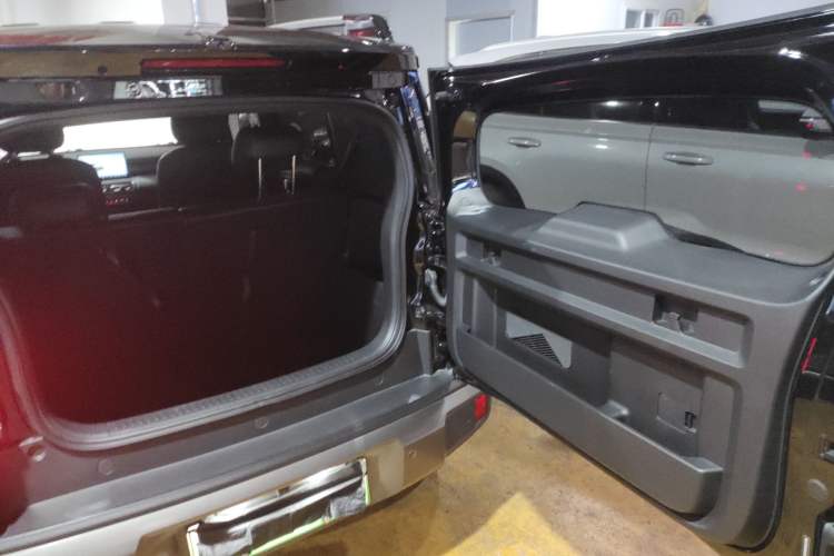 Used Baojun Spark EUV 2024 Prestige Edition 4 Seats Trunk