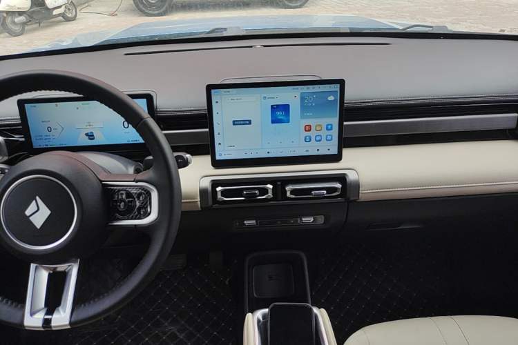 Used Baojun Spark EUV 2024 Prestige Edition 4 Seats Audio And AC Panel