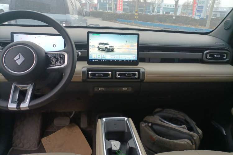 Used Baojun Spark EUV 2024 Prestige Edition 4 Seats Audio And AC Panel