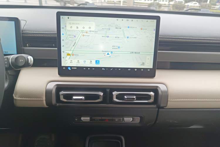 Used Baojun Spark EUV 2024 Prestige Edition 4 Seats Audio And AC Panel