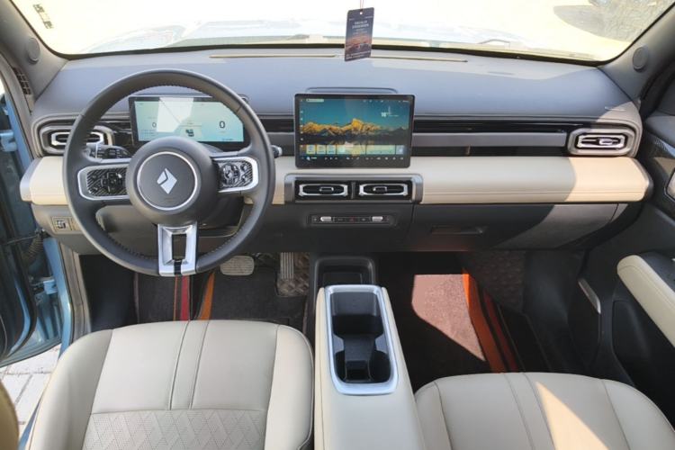 Used Baojun Spark EUV 2024 Prestige Edition 4 Seats Center Console