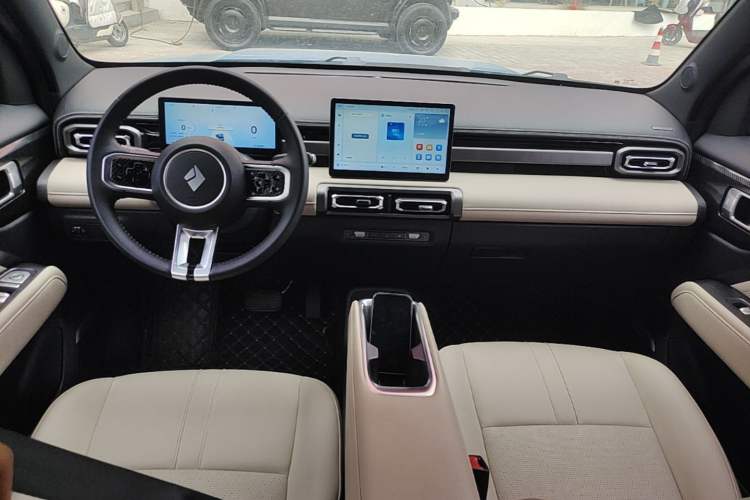 Used Baojun Spark EUV 2024 Prestige Edition 4 Seats Center Console