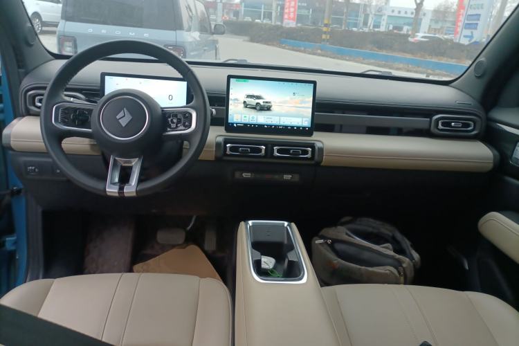 Used Baojun Spark EUV 2024 Prestige Edition 4 Seats Center Console