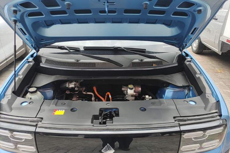 Used Baojun Spark EUV 2024 Prestige Edition 4 Seats Engine Bay