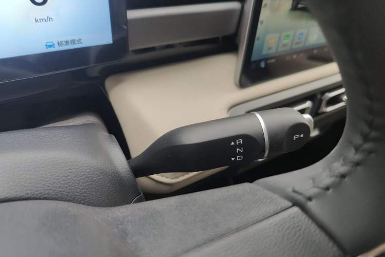 Used Baojun Spark EUV 2024 Prestige Edition 4 Seats Gear Lever