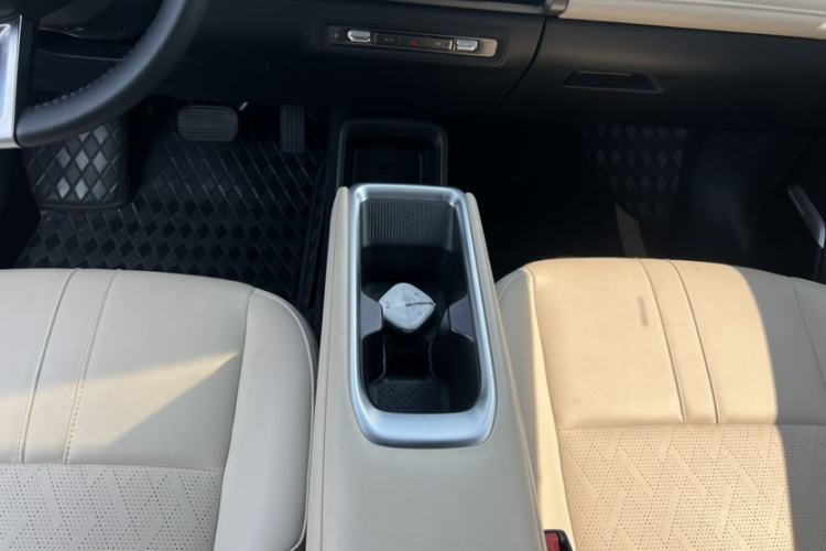 Used Baojun Spark EUV 2024 Prestige Edition 4 Seats Interior 10