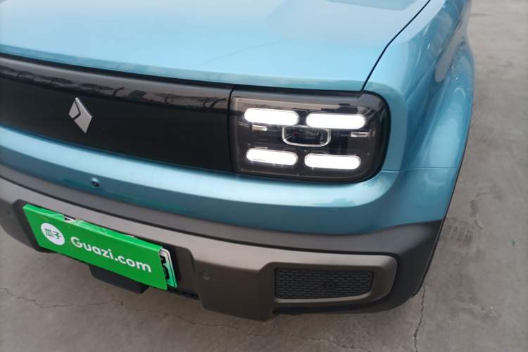 Used Baojun Spark EUV 2024 Prestige Edition 4 Seats Left Front Headlight