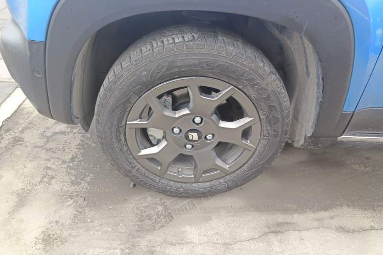 Used Baojun Spark EUV 2024 Prestige Edition 4 Seats Left Front Wheel Hub