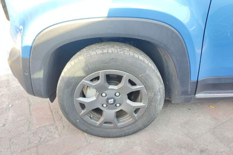 Used Baojun Spark EUV 2024 Prestige Edition 4 Seats Left Front Wheel Hub
