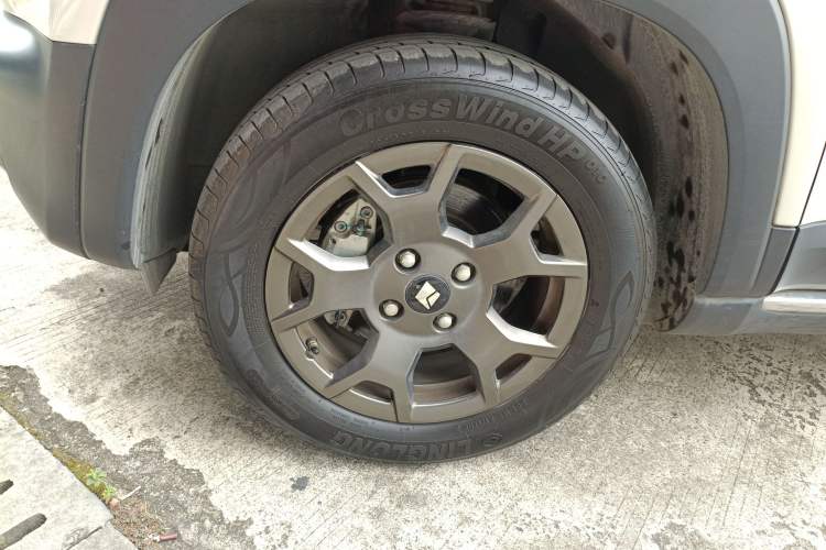 Used Baojun Spark EUV 2024 Flagship Edition 4 Seats Left Front Wheel Hub