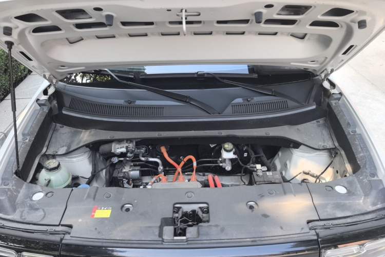 Used Baojun Spark EUV 2024 Flagship Edition 4 Seats Engine Bay