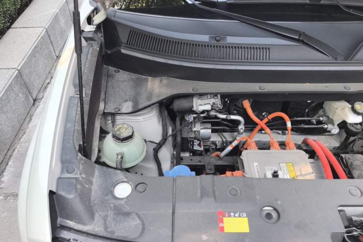 Used Baojun Spark EUV 2024 Flagship Edition 4 Seats Engine Bay Right