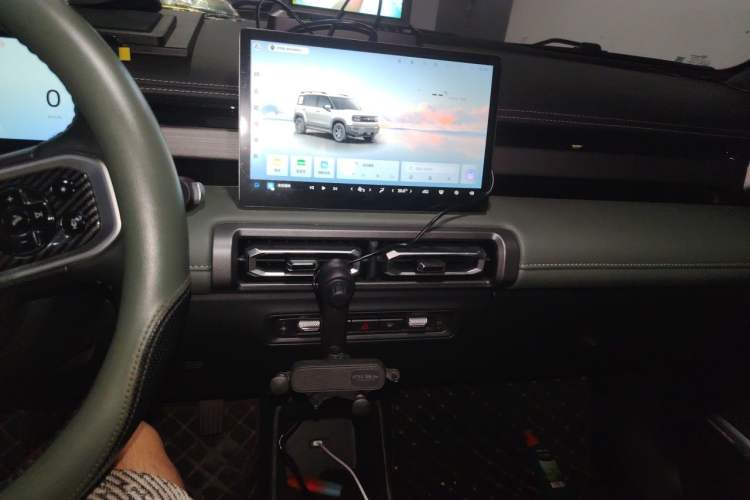 Used Baojun Spark EUV 2024 Prestige Edition 4 Seats Audio And AC Panel