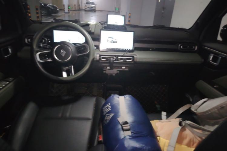 Used Baojun Spark EUV 2024 Prestige Edition 4 Seats Center Console