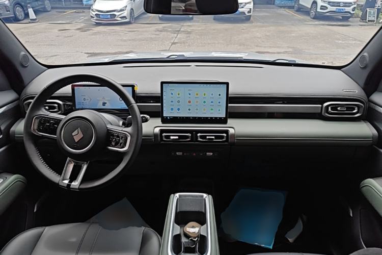 Used Baojun Spark EUV 2024 Prestige Edition 4 Seats Center Console